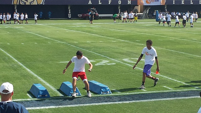 和背后的 和背后的